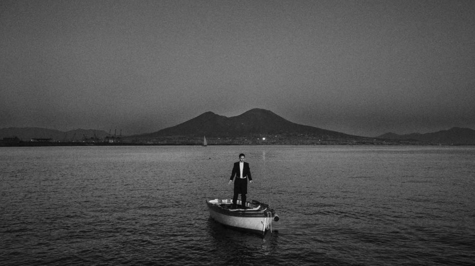 Basso suona Neapology, la musica di Napoli mai cos&igrave; classica