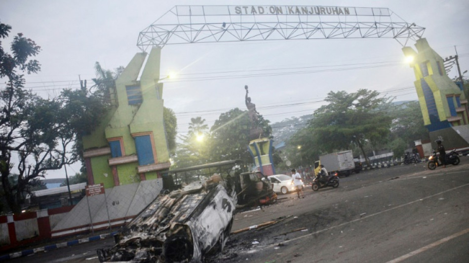 Al menos 127 muertos por violencia en partido de f&uacute;tbol en Indonesia