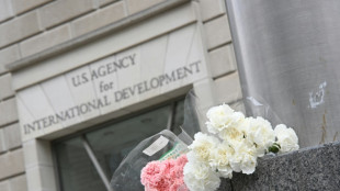 Esquerda francesa insta Macron a frear plano dos EUA de destruir anticoncepcionais