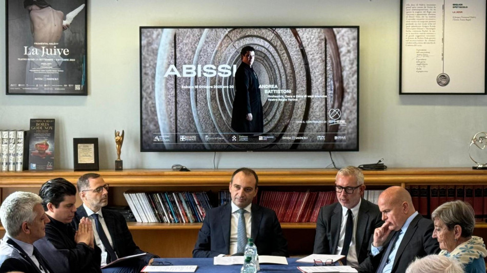 Al Regio di Torino dagli 'Abissi' alla tourn&eacute;e a Lione