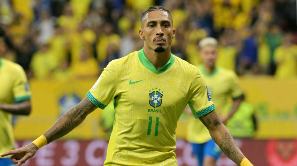 Brasil goleia Peru (4-0) em sua 2&ordf; vit&oacute;ria seguida nas Eliminat&oacute;rias