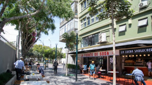 "Titán de la literatura", lamentan los lectores del nobel Vargas Llosa