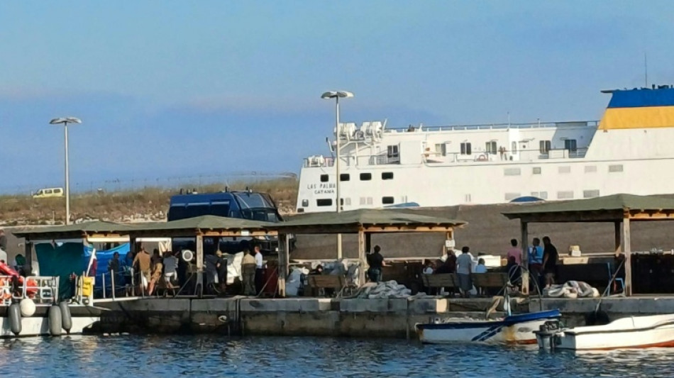 Contin&uacute;a la b&uacute;squeda de migrantes desaparecidos frente a la isla italiana de Lampedusa