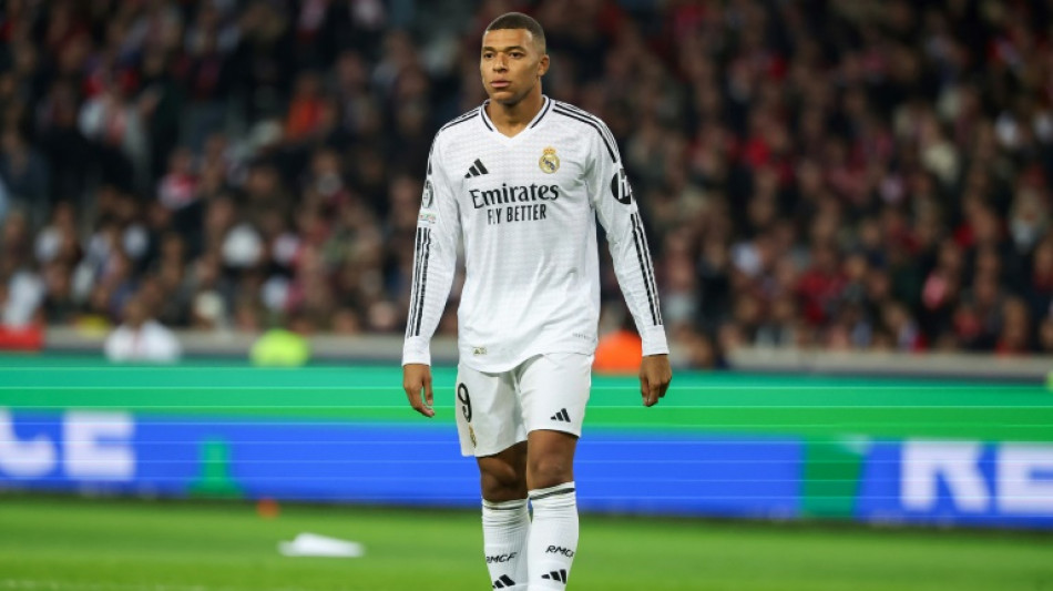 Deschamps sobre Mbapp&eacute;: 'Jogadores fazem o que quiserem nos dias de folga'