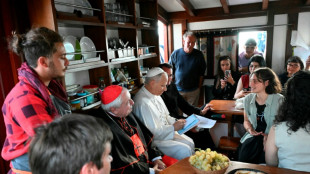 Sur un navire-école en Méditerranée, le pape encourage à bâtir des ponts