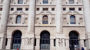 Borsa: Milano chiude pesante (-1,74%), gi&ugrave; Stellantis