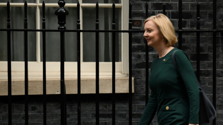 La primera ministra brit&aacute;nica congela los precios de la energ&iacute;a dos d&iacute;as despu&eacute;s de llegar al poder