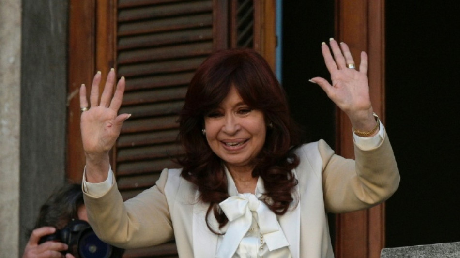 Cristina Kirchner contraataca con denuncia de persecuci&oacute;n de la justicia tras pedido de prisi&oacute;n