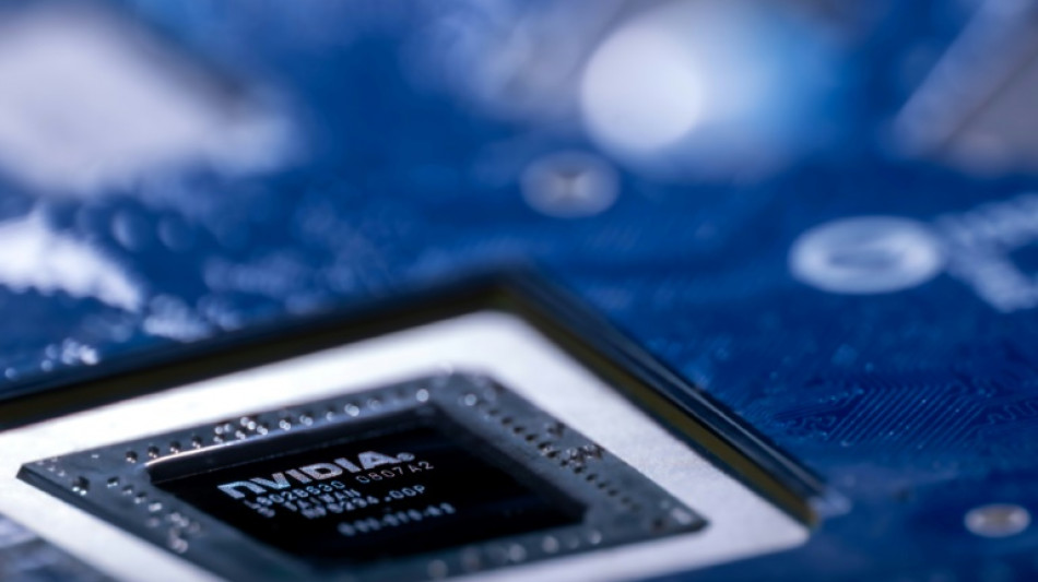 Cierre dispar tras dos en alza en Wall Street; Nvidia bate otro r&eacute;cord