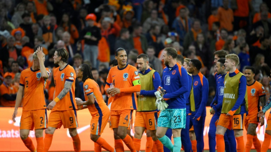 Holanda e Croácia encaminham vaga na Copa; Dinamarca e Escócia mantêm disputa acirrada
