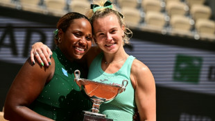 Siniakova e Townsend s&atilde;o campe&atilde;s nas duplas femininas em Roland Garros