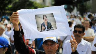Miles marchan en repulsa ante el atentado contra un presidenciable en Colombia