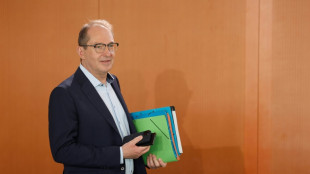 Dobrindt stellt Statistik zu politisch motivierter Gewalt vor