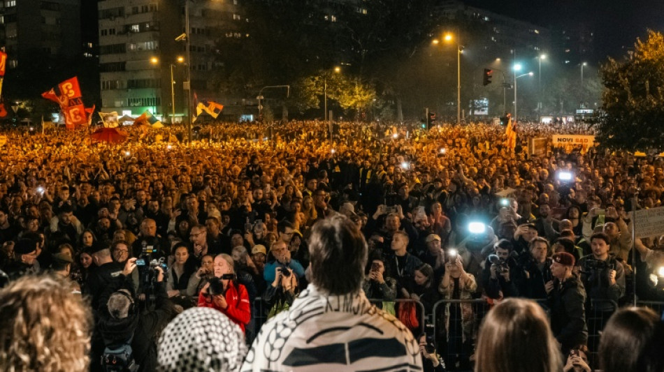 Un an après Novi Sad, la Serbie manifeste et rend hommage aux victimes