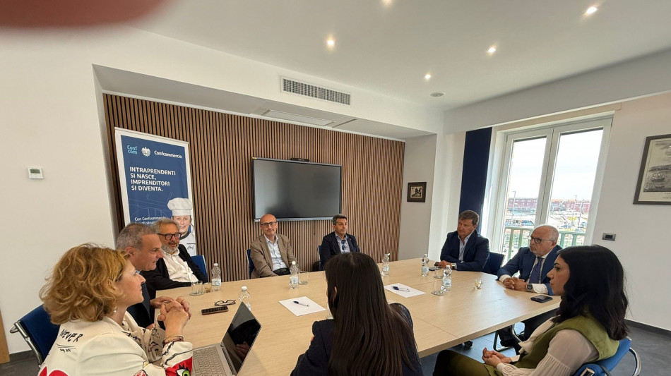 'Con Ferrobonus regionale, Campania hub strategico del Mediterraneo'