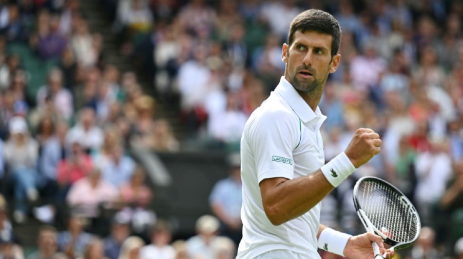 Djokovic pasa c&oacute;modamente a tercera ronda de Wimbledon