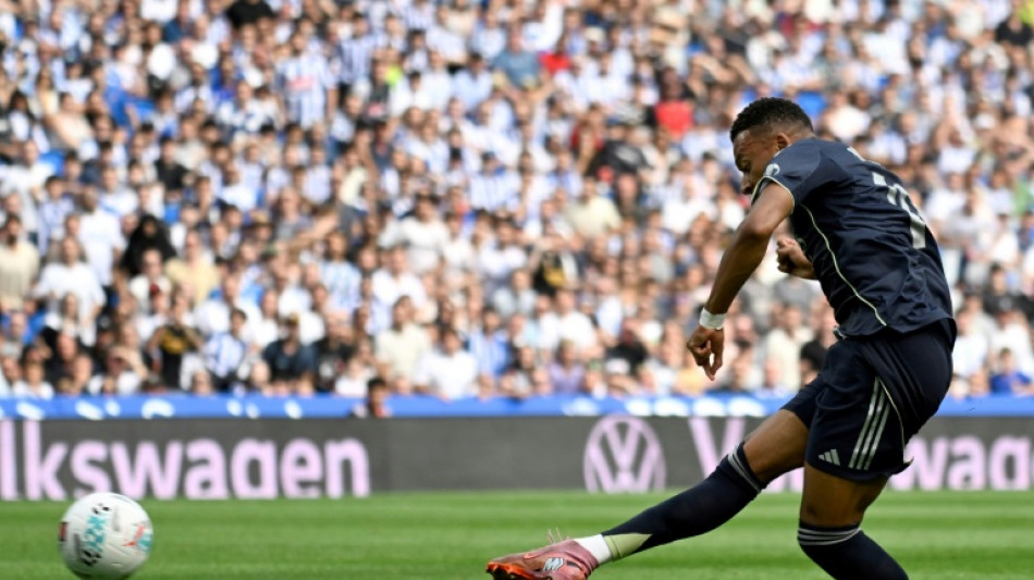 Real Madrid sofre, mas vence Real Sociedad no Espanhol