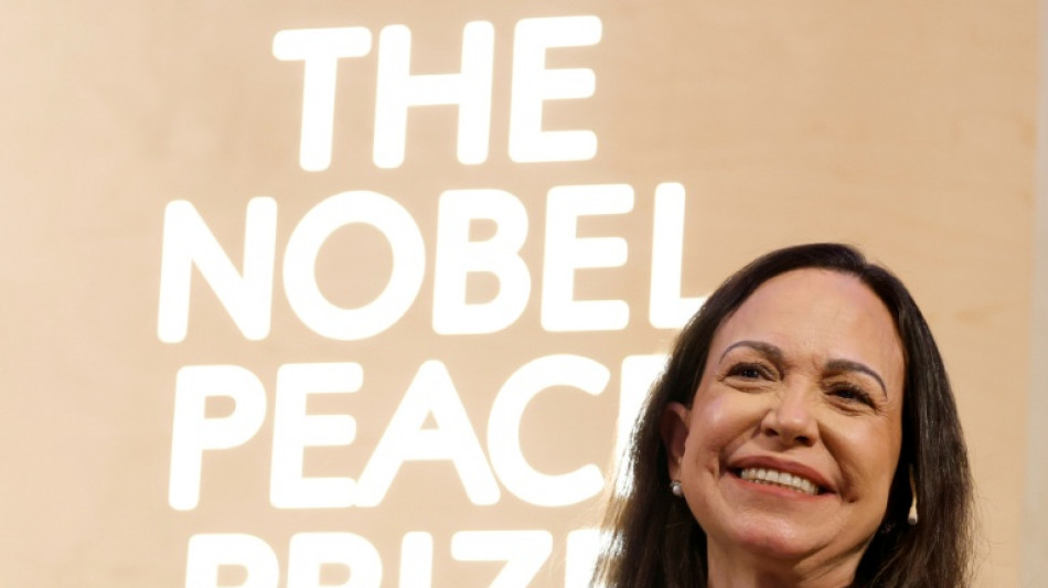 Machado sufri&oacute; una fractura vertebral en su agitada salida de Venezuela