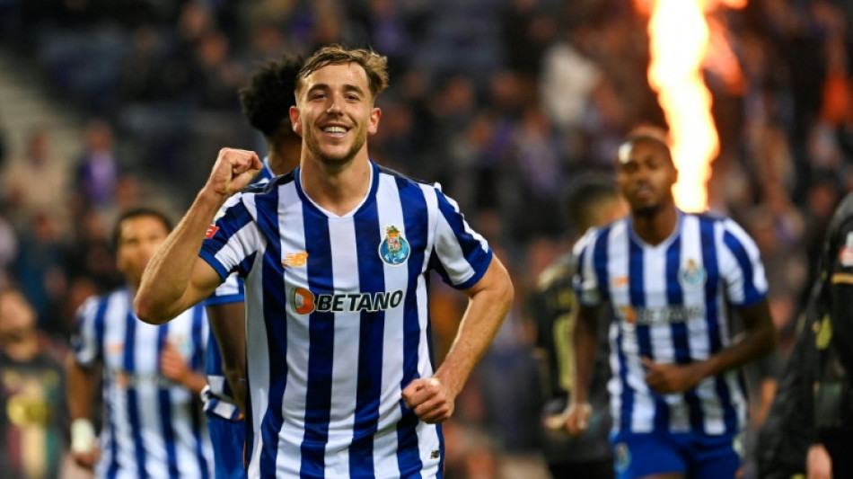 City hiperativo no mercado de transfer&ecirc;ncias; Milan se refor&ccedil;a com Santiago Gim&eacute;nez