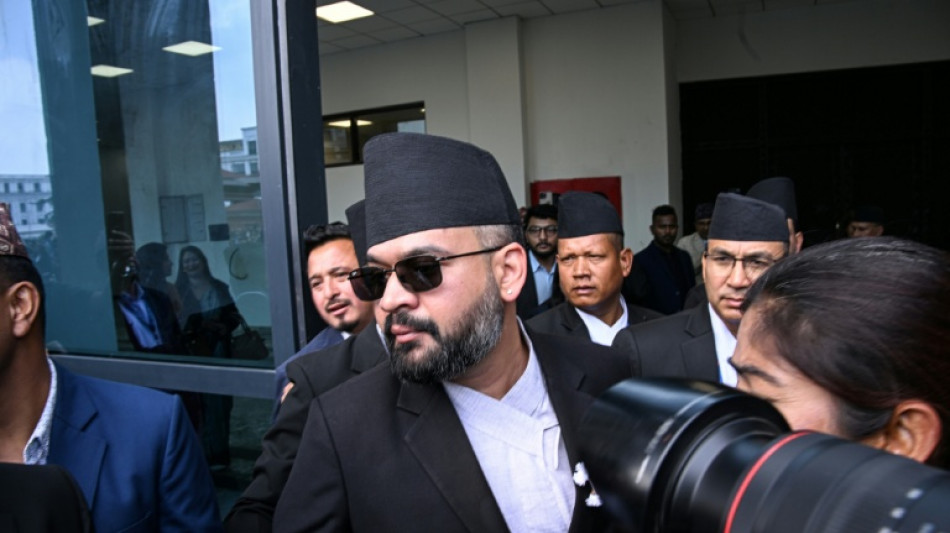 Un rapero asume como primer ministro de Nepal