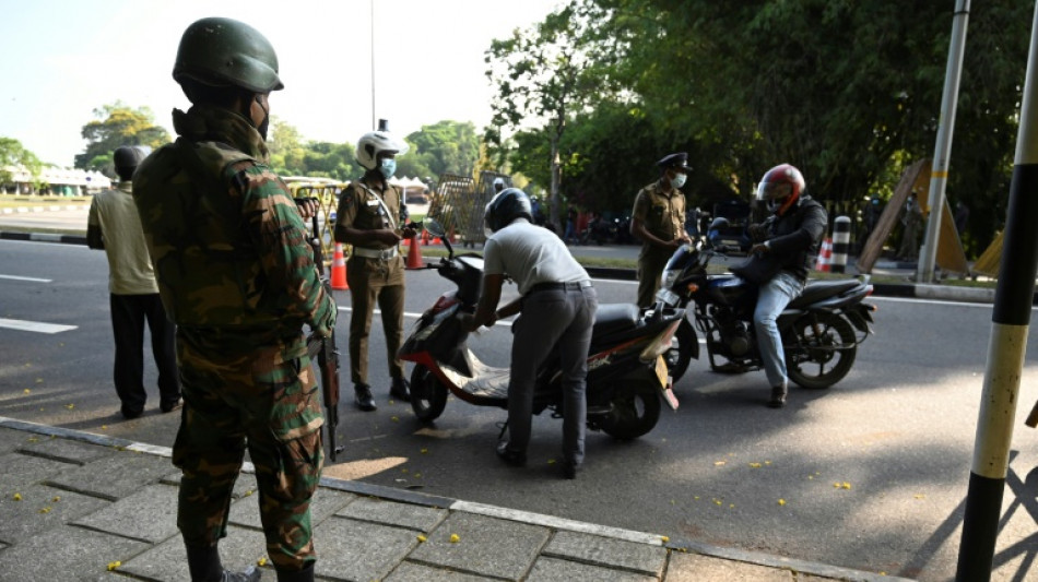 Soldados armados bloquean protesta de la oposici&oacute;n en Sri Lanka