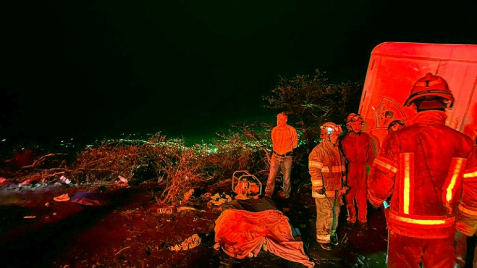 Sobe para 18 o n&uacute;mero de mortos em acidente de &ocirc;nibus no Equador