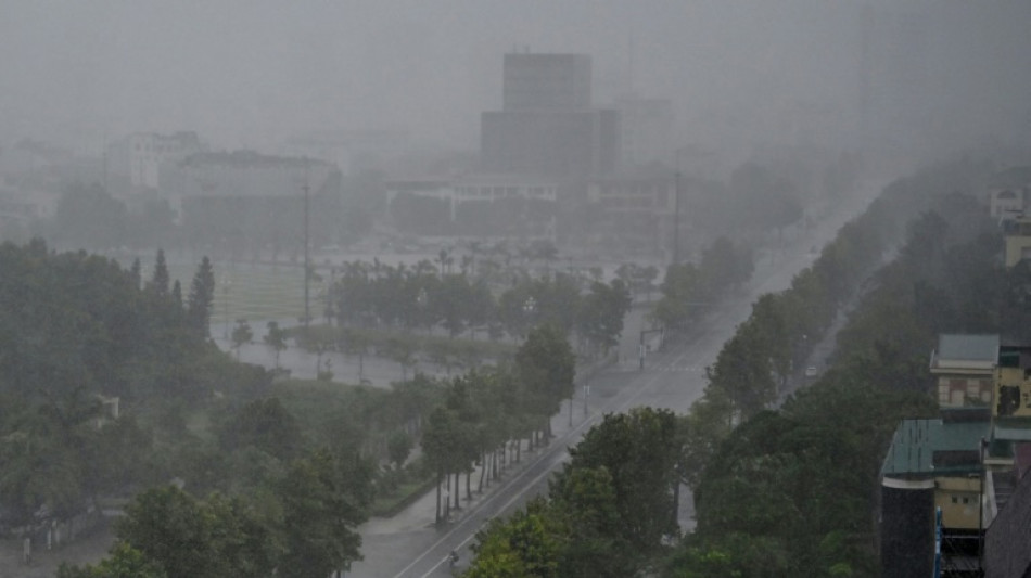 Vietnam: le typhon Kajiki a touché terre, des dizaines de milliers d'évacuations