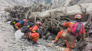 Bereits mehr als 600 Tote nach Sturzflut im Himalaya - Rettungskr&auml;fte k&auml;mpfen sich durch Schlamm