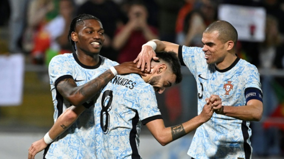 Sem CR7, Portugal vence Su&eacute;cia em amistoso preparat&oacute;rio para Euro