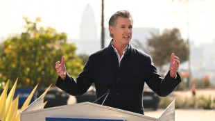 El gobernador de California propone reducir los beneficios m&eacute;dicos para indocumentados por el d&eacute;ficit presupuestario