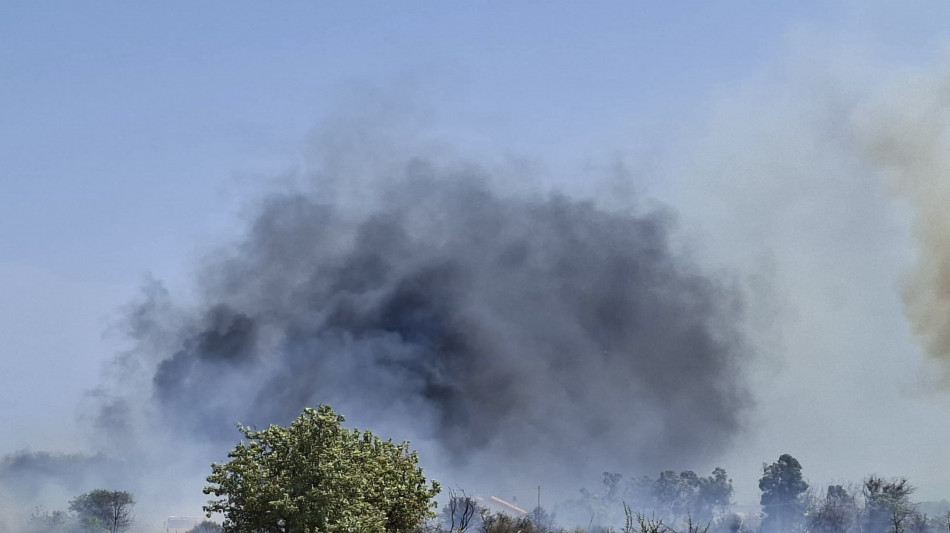 Incendi in Basso Molise, evacuati campeggi, chiuse statale e ferrovia