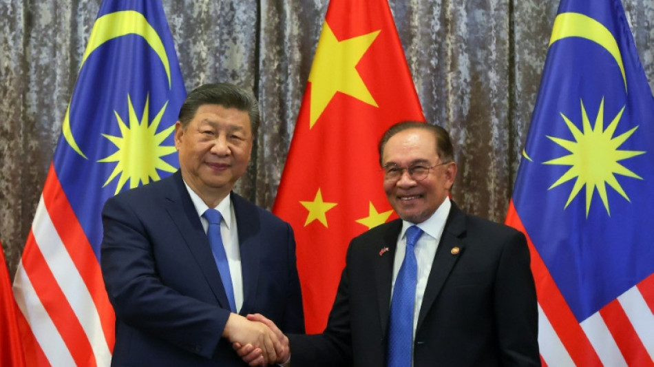 China's Xi meets Malaysian leaders, vows to 'safeguard' Asia allies
